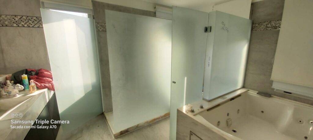 Mamparas para baños colocación